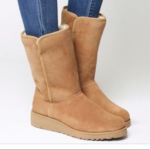 ✨UGG Amie Boot ✨